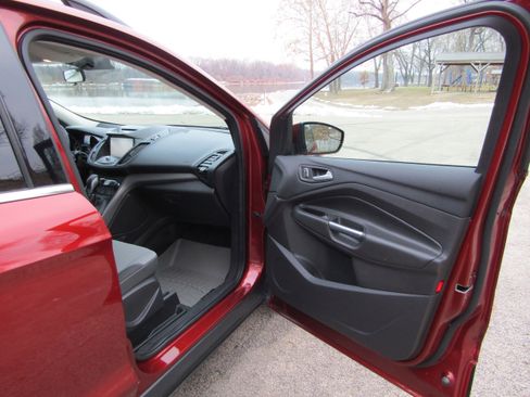 Used 2015 Ford Escape SE w/ Equipment Group 201A image 16