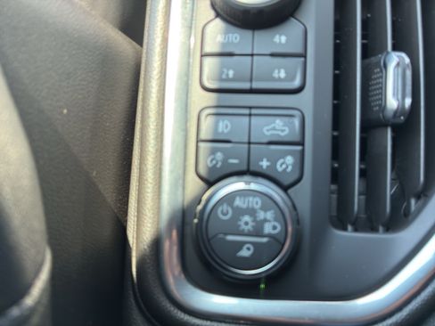 Used 2019 Chevrolet Silverado 1500 LT Trail Boss AWD/4WD image 26
