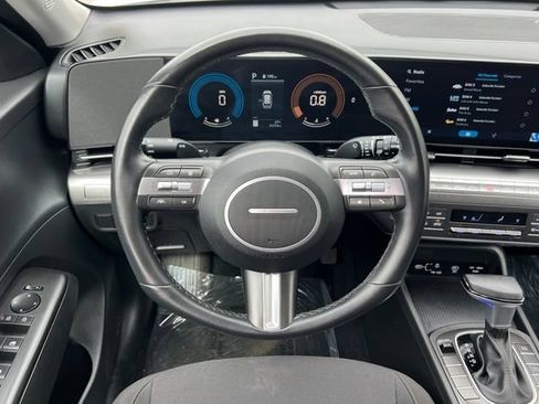 Used 2025 Hyundai Kona SEL FWD image 18