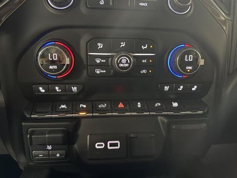 Certified 2022 Chevrolet Silverado 1500 High Country AWD/4WD image 11