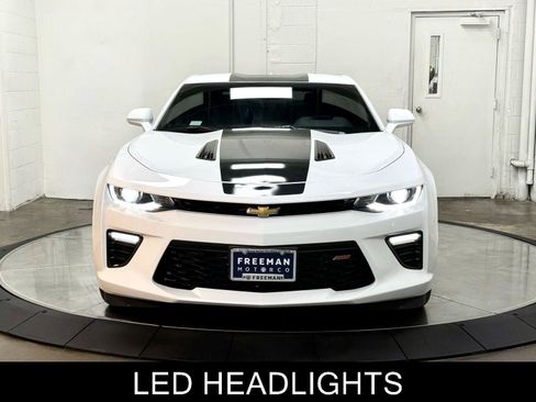 Used 2018 Chevrolet Camaro SS RWD image 3