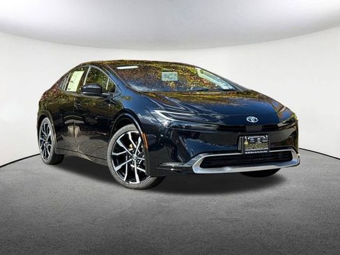New 2026 Toyota Prius Plug-In Hybrid image 2