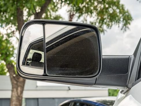 Used 2018 RAM 3500 Tradesman w/ Chrome Appearance Group AWD/4WD image 14