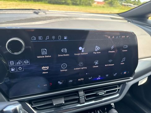 New 2025 Chevrolet Equinox EV RS image 20