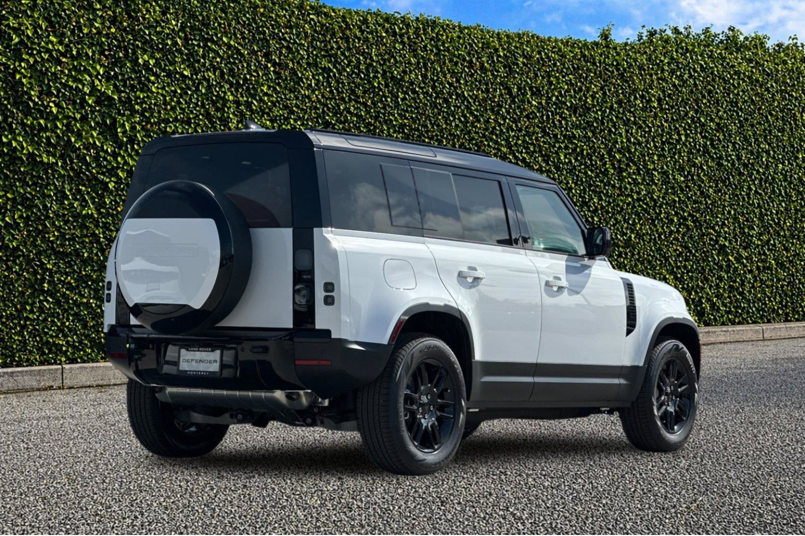 New 2026 Land Rover Defender 110 S AWD/4WD image 6