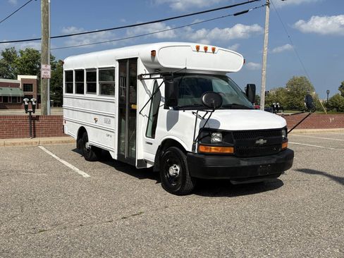 Used 2006 Chevrolet Express 3500 w/ School Bus Package RWD image 2