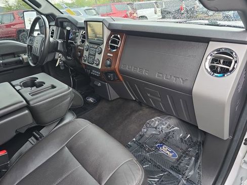 Used 2015 Ford F250 Lariat w/ Camper Package image 29