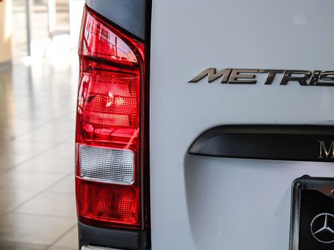 Used 2022 Mercedes-Benz Metris image 9
