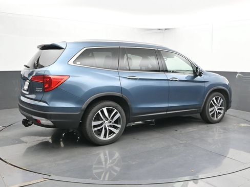 Used 2016 Honda Pilot Touring image 3