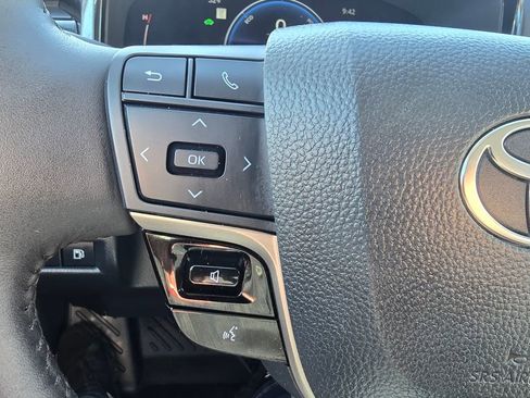 Used 2025 Toyota Camry LE w/ Convenience Package AWD/4WD image 19