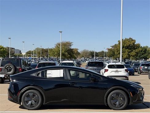 New 2026 Toyota Prius Plug-In Hybrid image 3