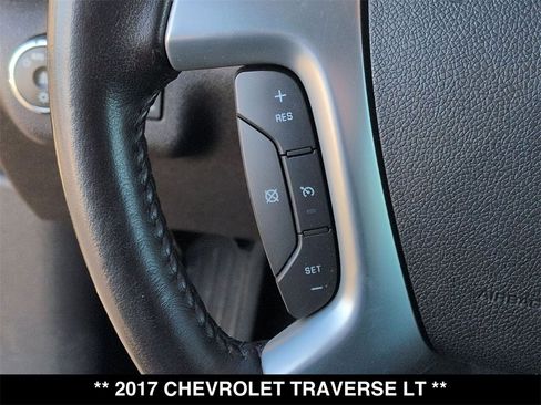 Used 2017 Chevrolet Traverse LT image 8
