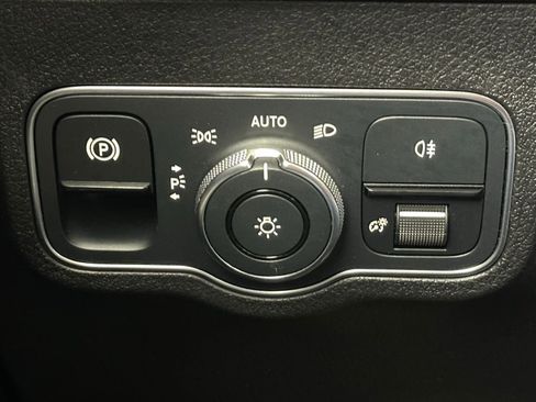 Used 2022 Mercedes-Benz GLB 35 AMG 4MATIC image 31