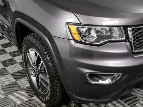 Used 2020 Jeep Grand Cherokee Laredo w/ Laredo X Package RWD image 36