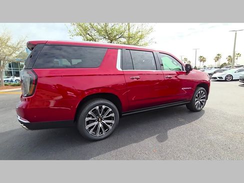 New 2026 Chevrolet Suburban High Country image 18