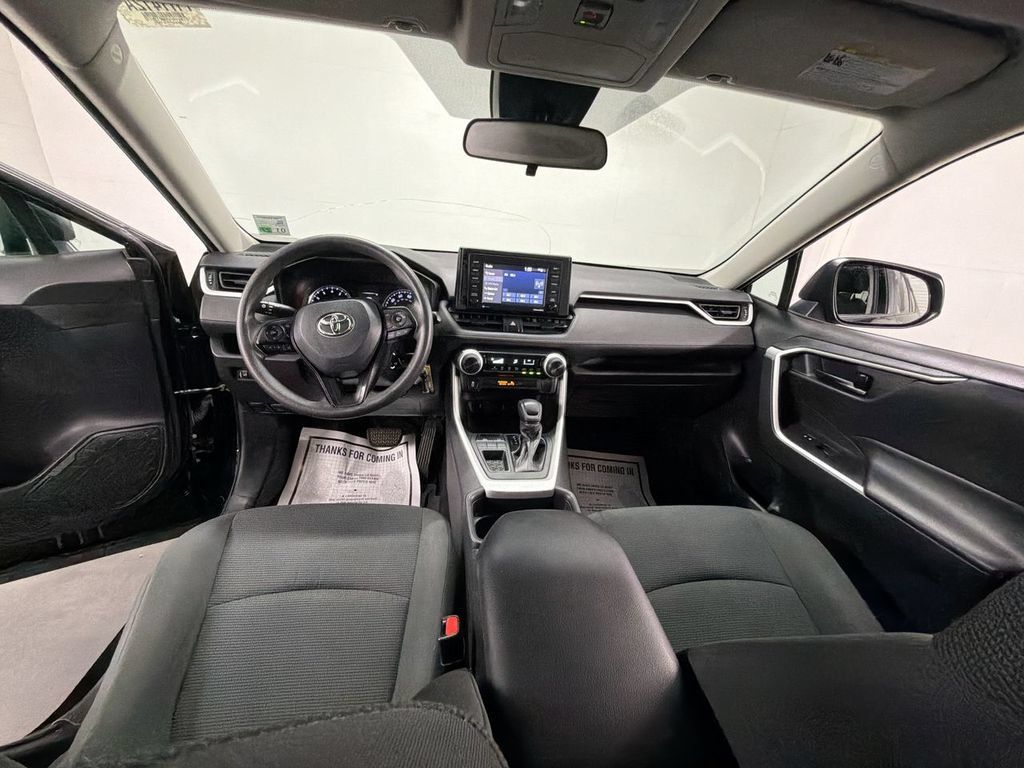 Used 2021 Toyota RAV4 LE FWD image 18