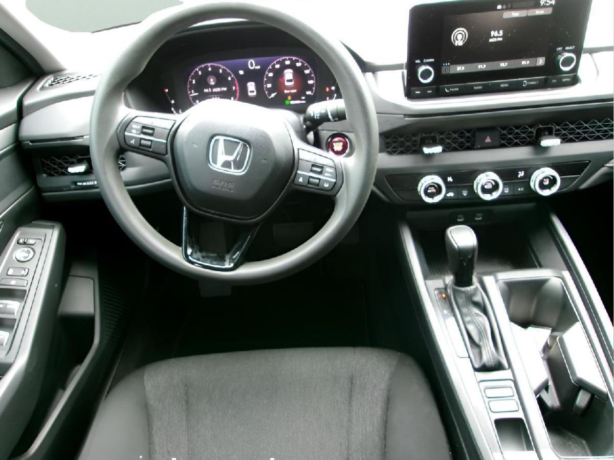 Used 2025 Honda Accord LX image 11