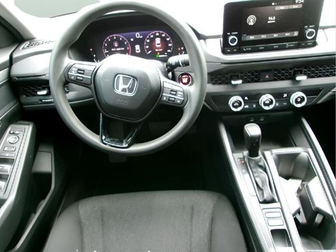 Used 2025 Honda Accord LX image 11