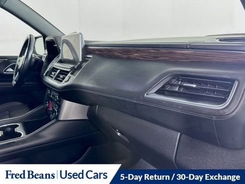 Used 2022 Chevrolet Suburban LT w/ LT Signature Plus Package image 32