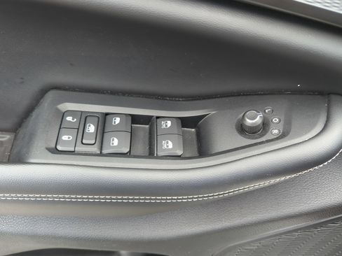 Used 2023 Jeep Grand Cherokee Laredo AWD/4WD image 25