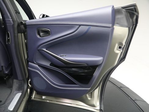 New 2026 Aston Martin DBX 707 image 32