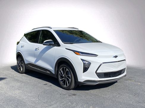 Used 2023 Chevrolet Bolt EUV Premier FWD image 2