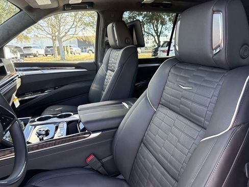 New 2026 Cadillac Escalade Platinum Luxury w/ LPO, Floor Liner Package image 22