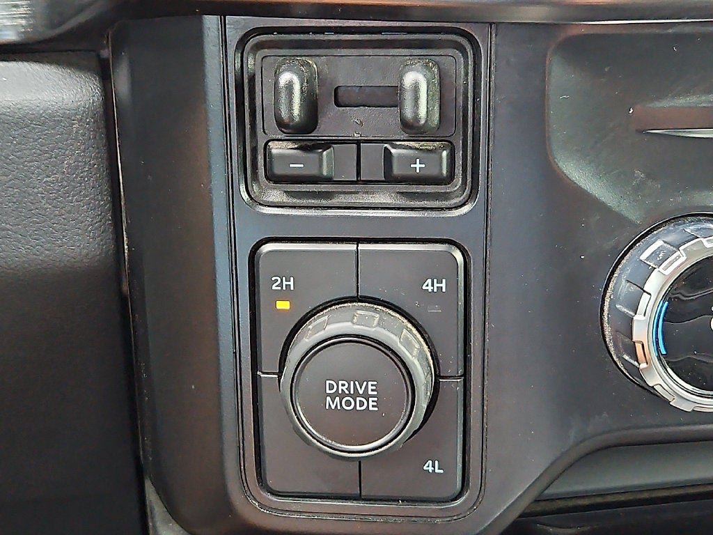 Used 2024 Ford F350 Lariat w/ Lariat Ultimate Package AWD/4WD image 28