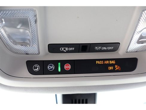 Used 2020 Chevrolet Traverse LT FWD image 48
