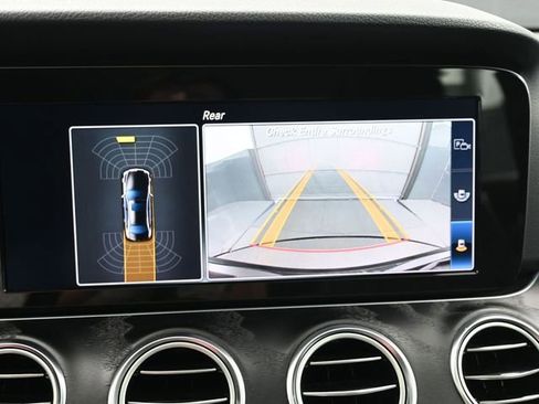 Used 2018 Mercedes-Benz E 300 E 300 image 18