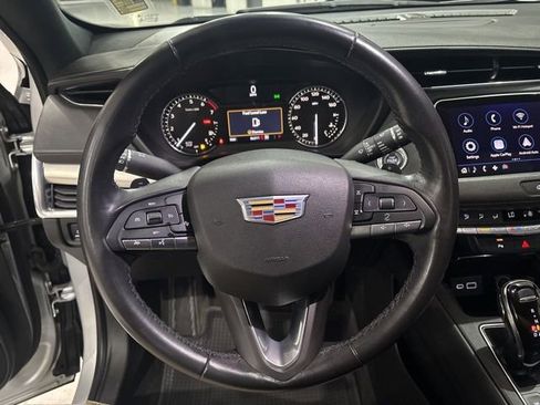 Used 2020 Cadillac XT4 Premium Luxury image 14