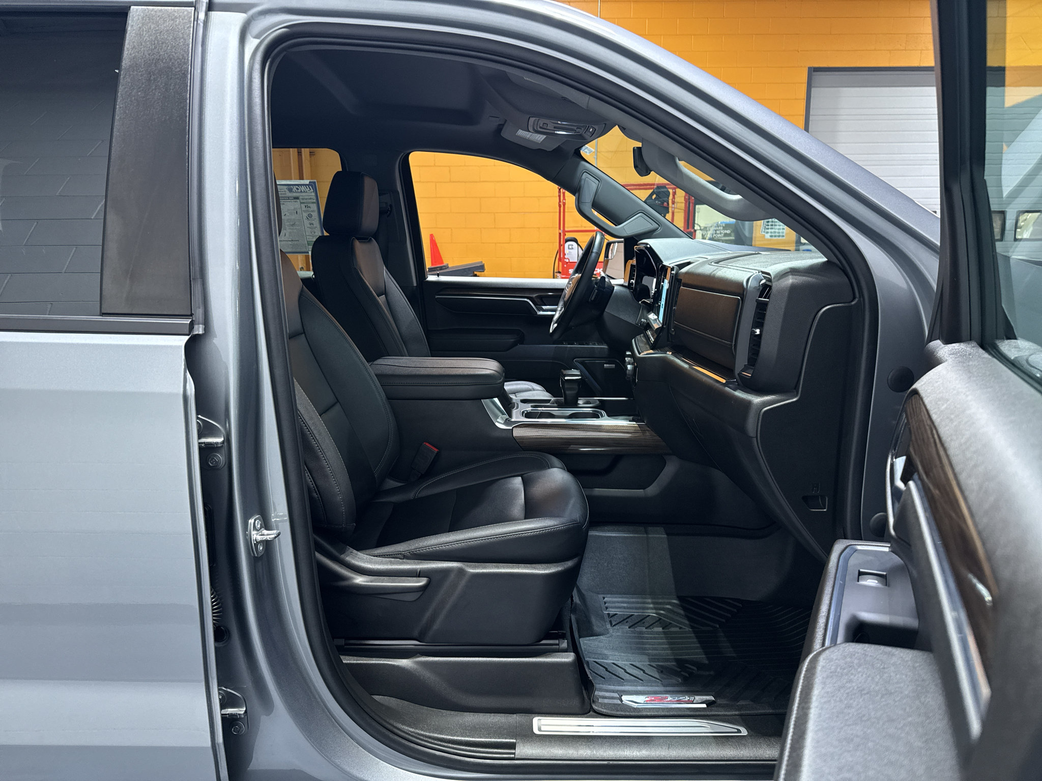 Used 2023 Chevrolet Silverado 1500 RST w/ Convenience Package II AWD/4WD image 21