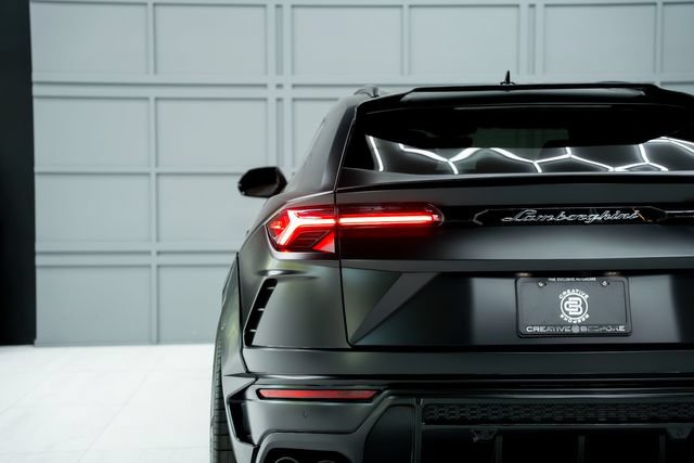 Used 2021 Lamborghini Urus AWD/4WD image 36