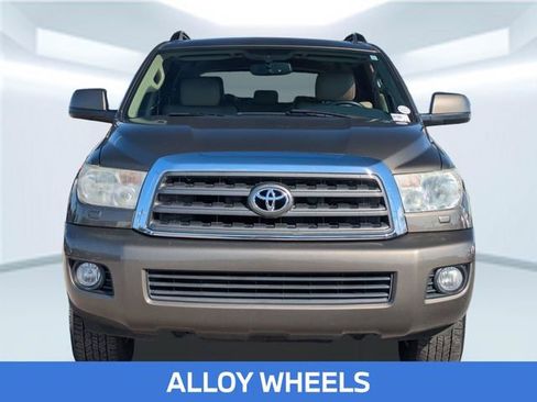 Used 2016 Toyota Sequoia SR5 RWD image 11