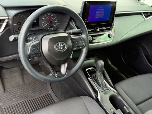 Certified 2025 Toyota Corolla LE image 4