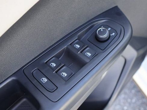 Used 2026 Volkswagen Taos S FWD image 11