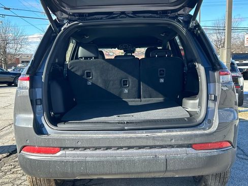 New 2026 Jeep Grand Cherokee Altitude AWD/4WD image 8