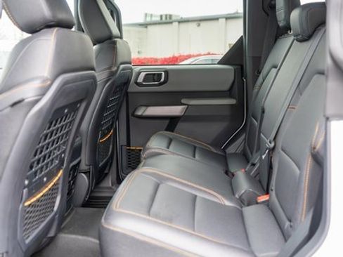 Used 2023 Ford Bronco Badlands w/ Sasquatch Package image 14