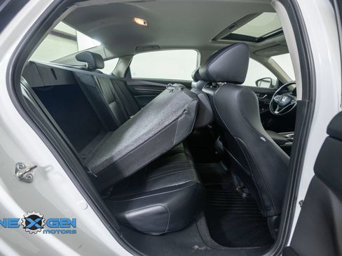 Used 2018 Honda Accord Touring image 37