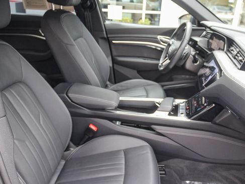 Certified 2024 Audi Q8 e-tron Premium Plus w/ Premium Plus Package image 25