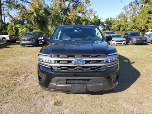Used 2024 Ford Expedition Max XLT image 5