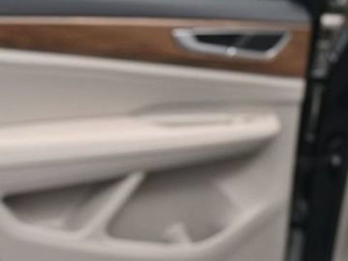 Used 2025 Volkswagen Atlas SE AWD/4WD image 9