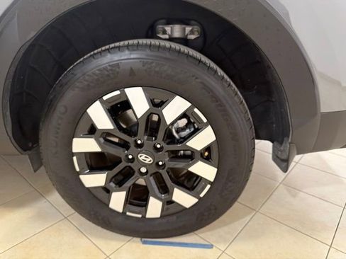 Used 2025 Hyundai Santa Cruz SE FWD image 28