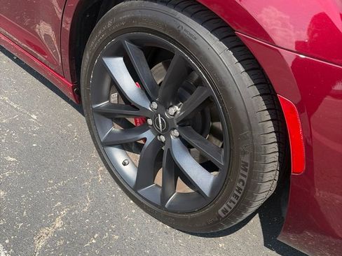 Used 2023 Chrysler 300 C RWD image 7