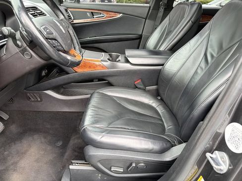 Used 2018 Lincoln MKX Select w/ Select Plus Package FWD image 24