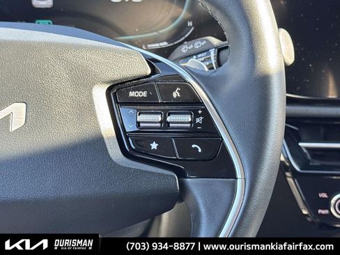 Used 2023 Kia Niro EX image 16