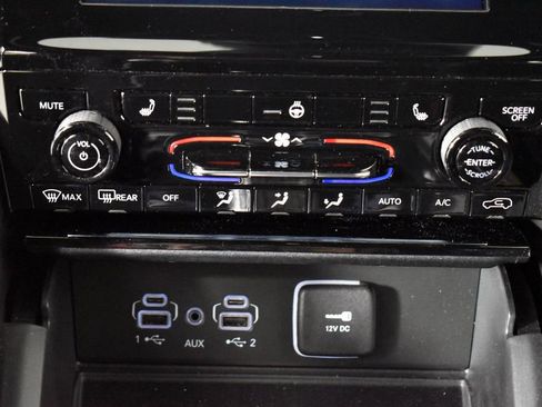 Used 2024 Jeep Grand Cherokee Altitude image 37