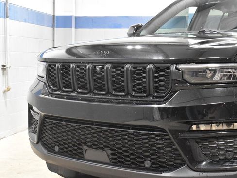 Used 2024 Jeep Grand Cherokee Limited w/ Luxury Tech Group II AWD/4WD image 34