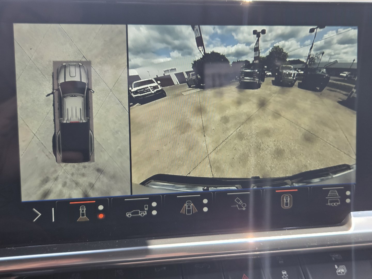 New 2026 GMC Sierra 3500 SLE w/ Preferred Package AWD/4WD image 7