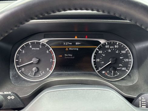 Used 2025 Nissan Rogue SV AWD/4WD image 19